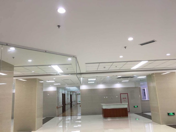 玻璃單片擋煙垂壁-3.jpg